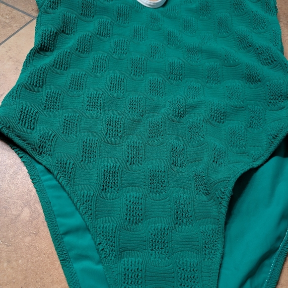 Berlook / NWT / XL / Green textured One Piece - Picture 2 of 3